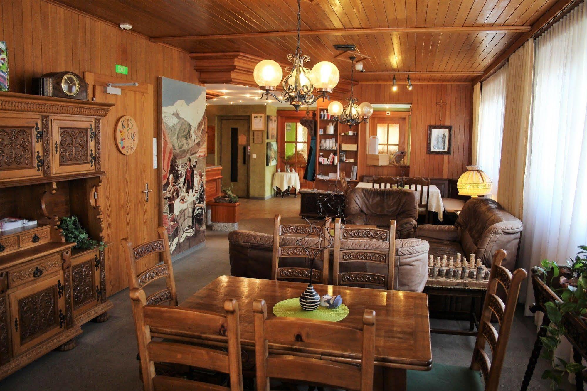 Swiss Family Hotel Alphubel Saas Fee Exteriör bild
