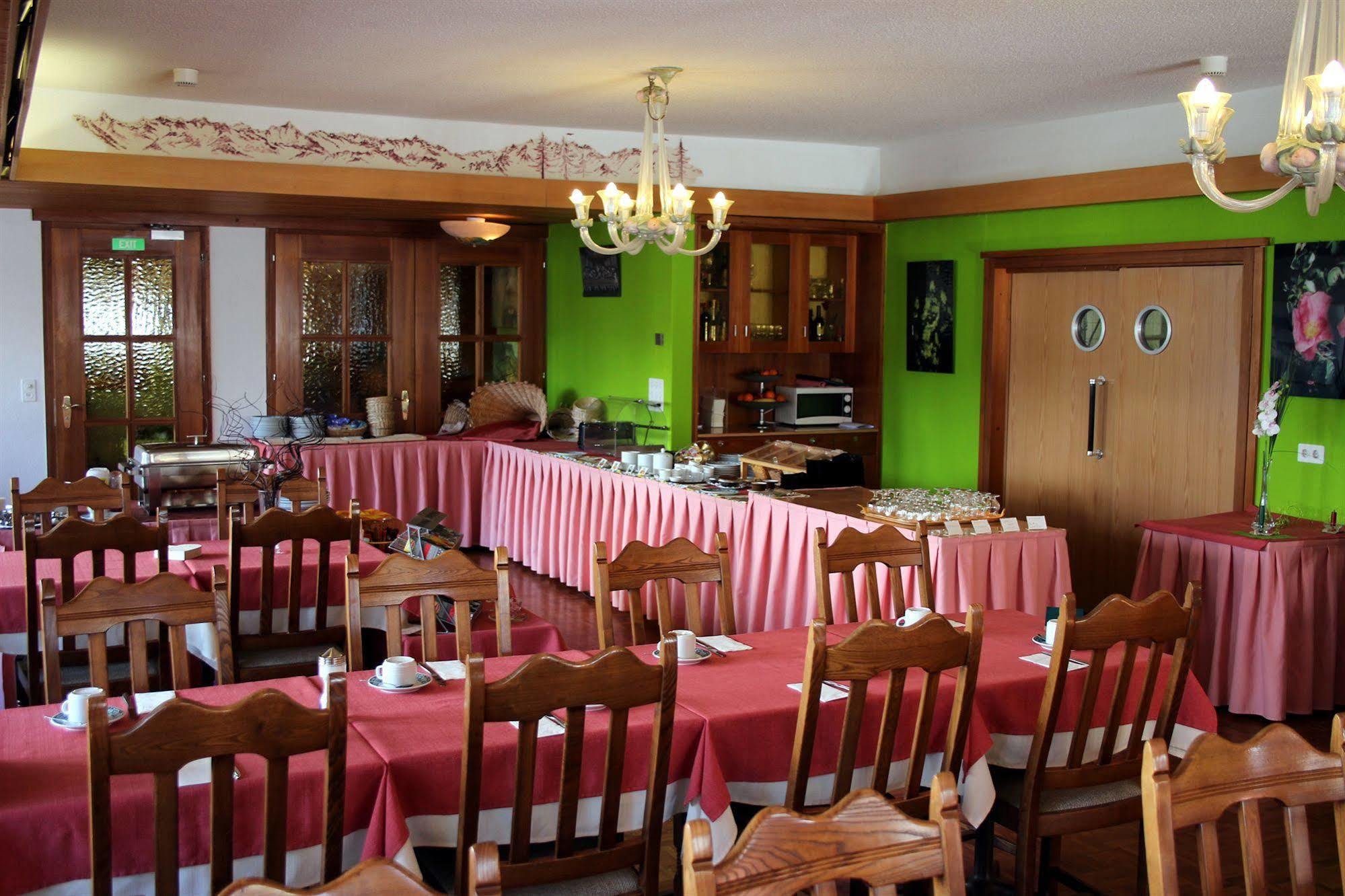 Swiss Family Hotel Alphubel Saas Fee Exteriör bild